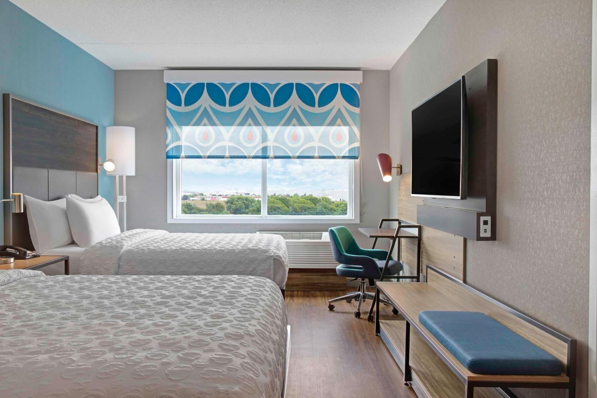 Queen Room with Two Queen Beds and Roll-In Shower - Mobility and Hearing Access