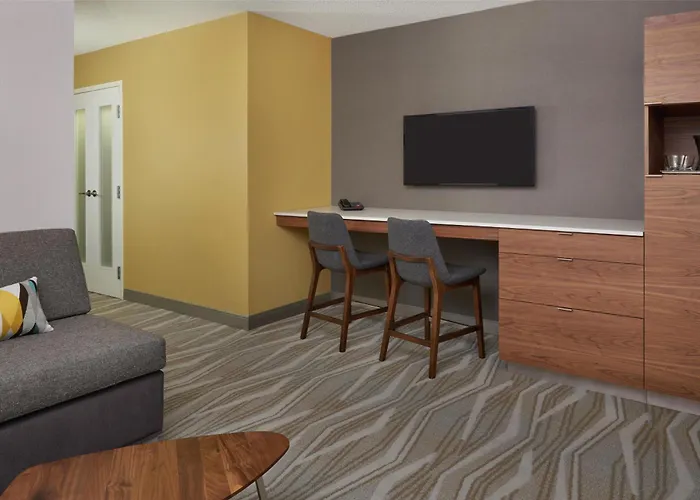 Hilton Toronto Airport Hotel & Suites